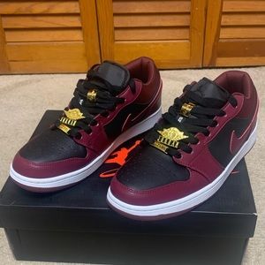 Nike Air Jordon 1 low dark beetroot
